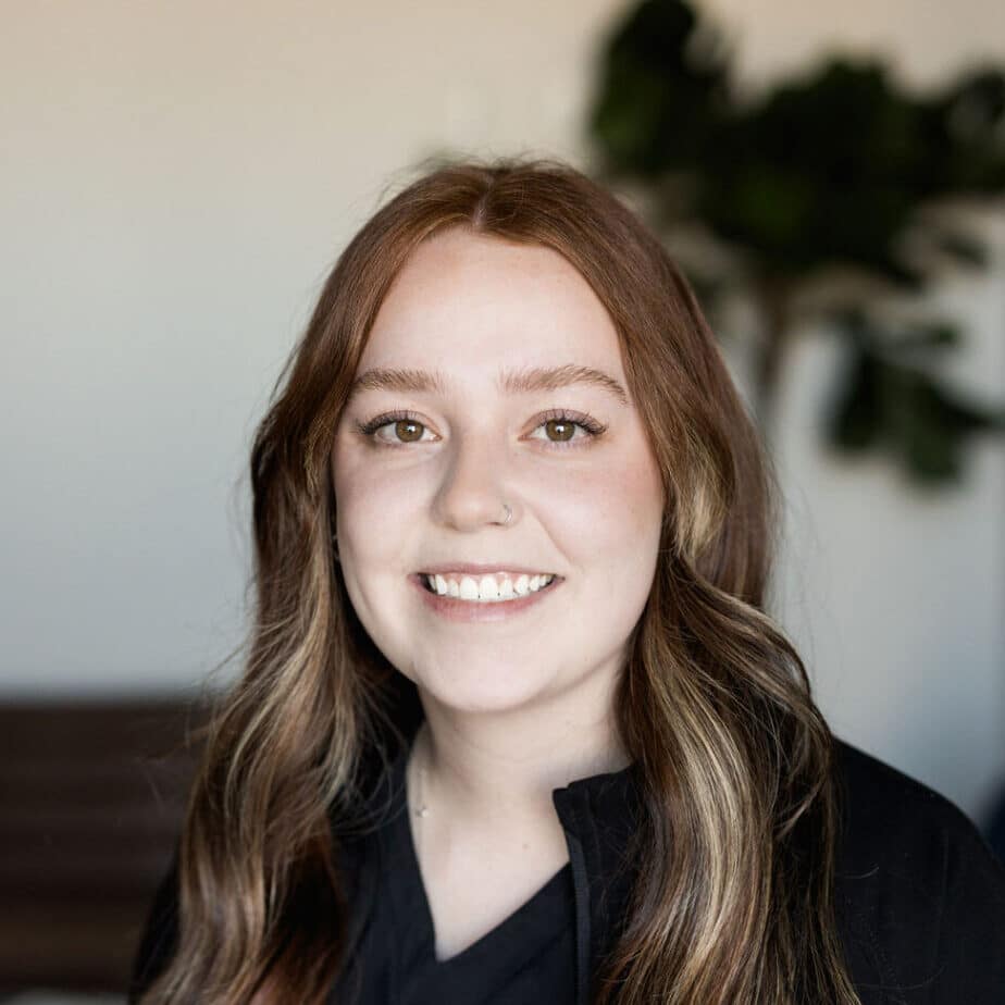 1766091874_1F8A9389-e1745431751187-924x1024-circle-9aa150d1814e03e817fa96d7a9b8259f-bw20soqd17yg